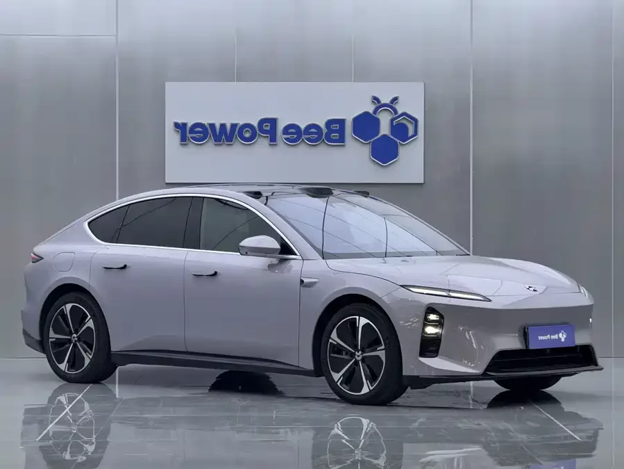 NIO ET5
