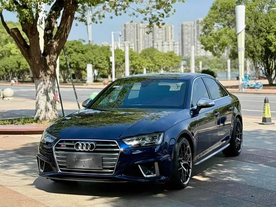 Audi S4