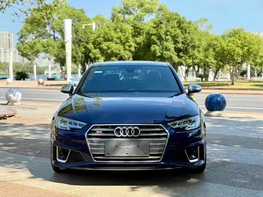 Audi S4