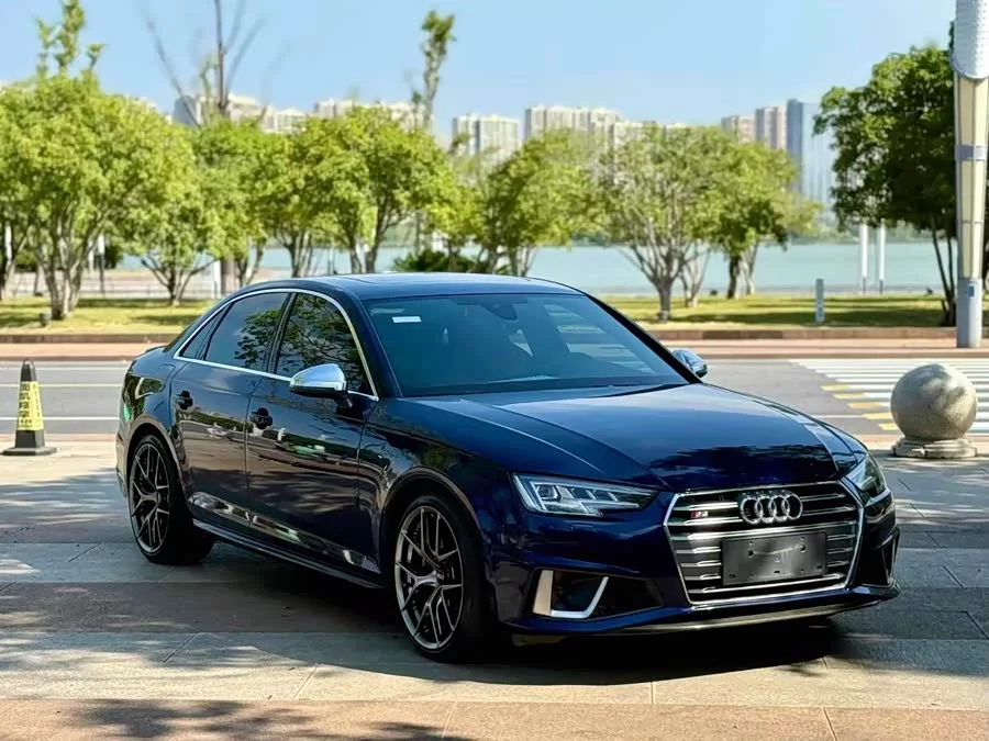 Audi S4