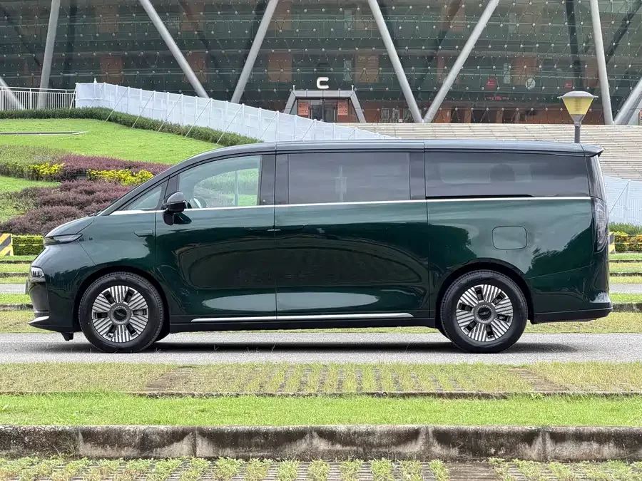 Geely Yizhen L380