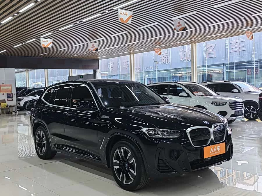 BMW iX3