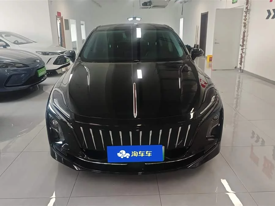 Hongqi E-QM5