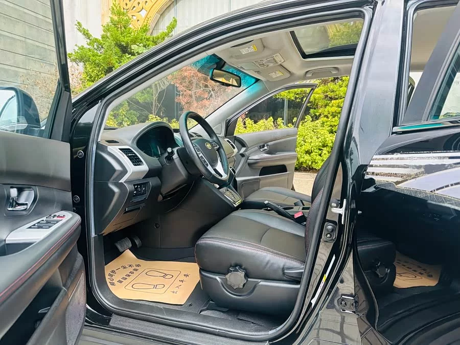 BYD S6