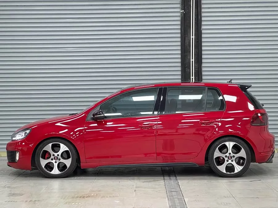 Volkswagen Golf GTI