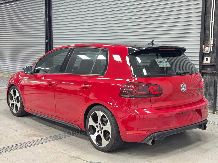 Volkswagen Golf GTI