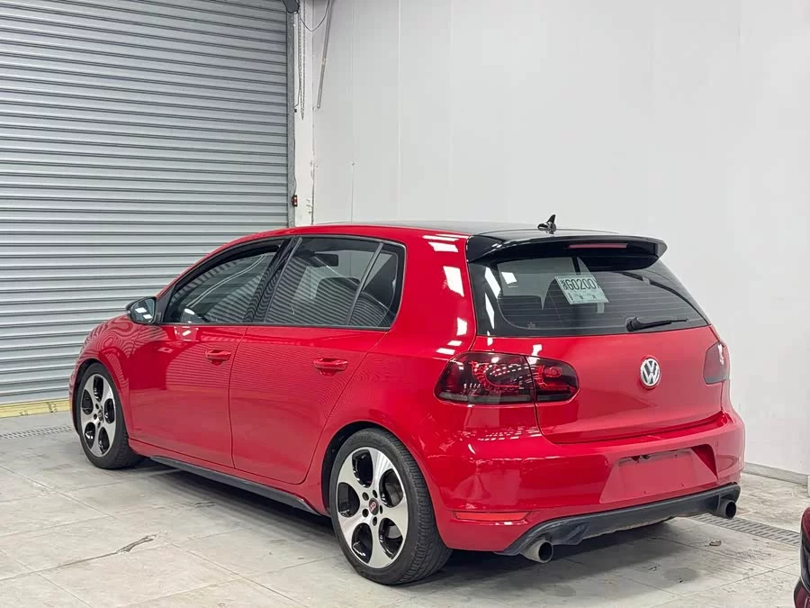 Volkswagen Golf GTI