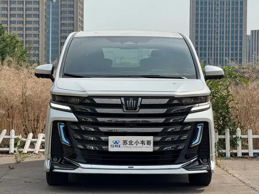 Toyota Crown Vellfire