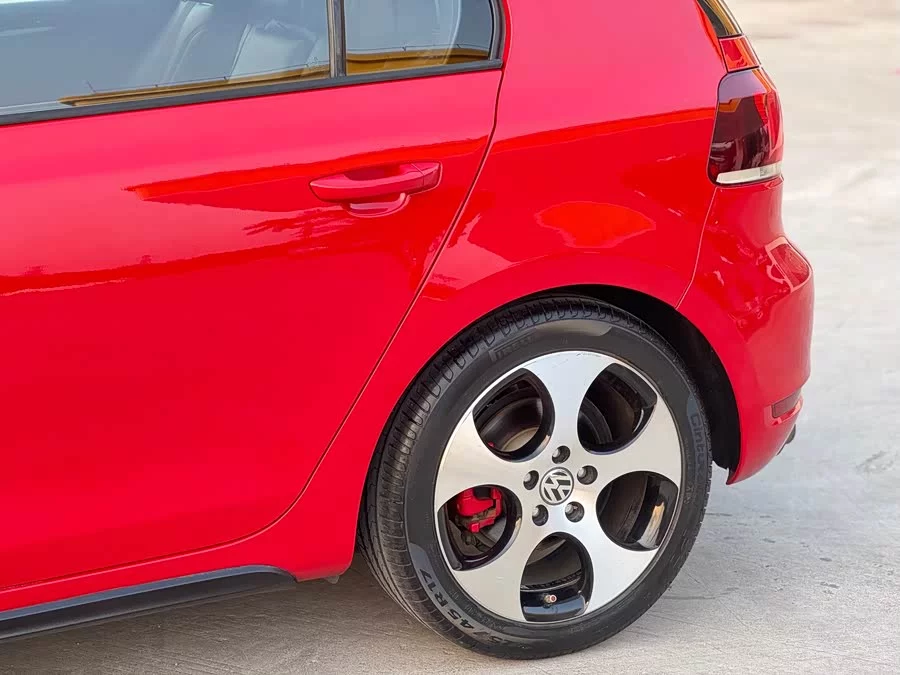 Volkswagen Golf GTI