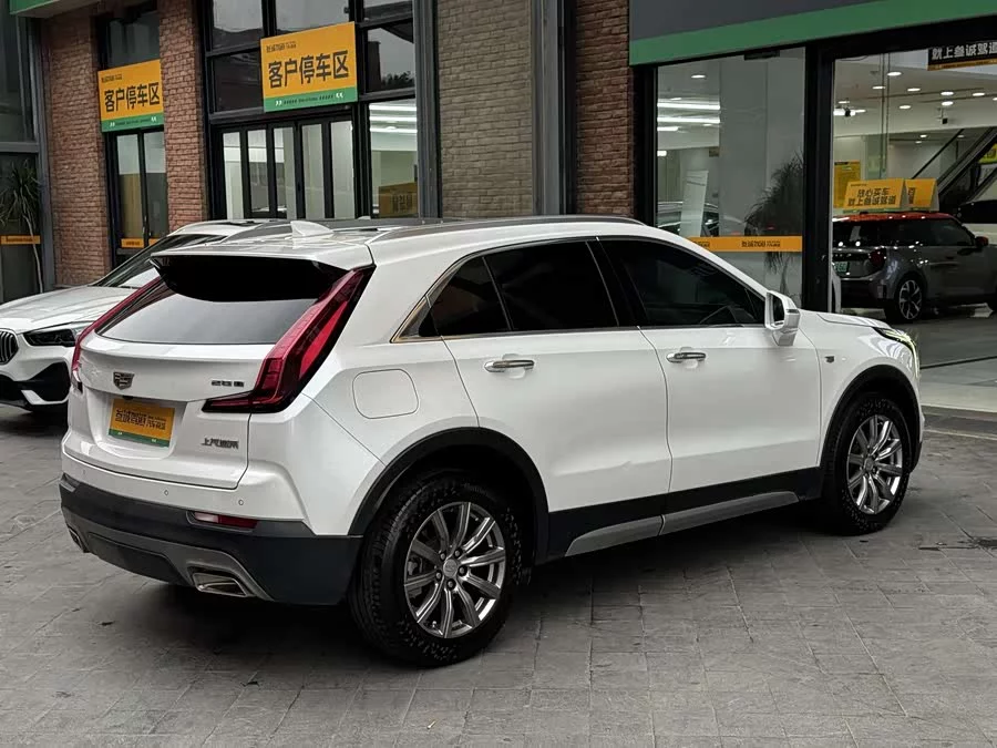 Cadillac XT4
