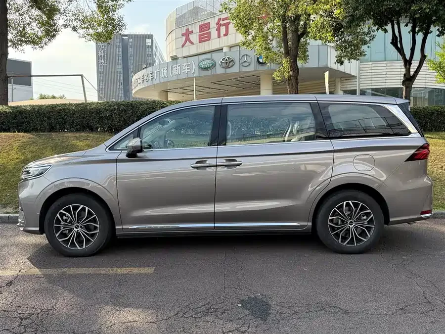 Roewe iMAX8 New Energy