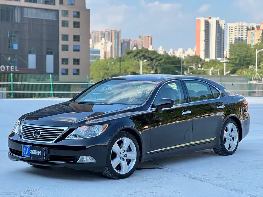 Lexus LS