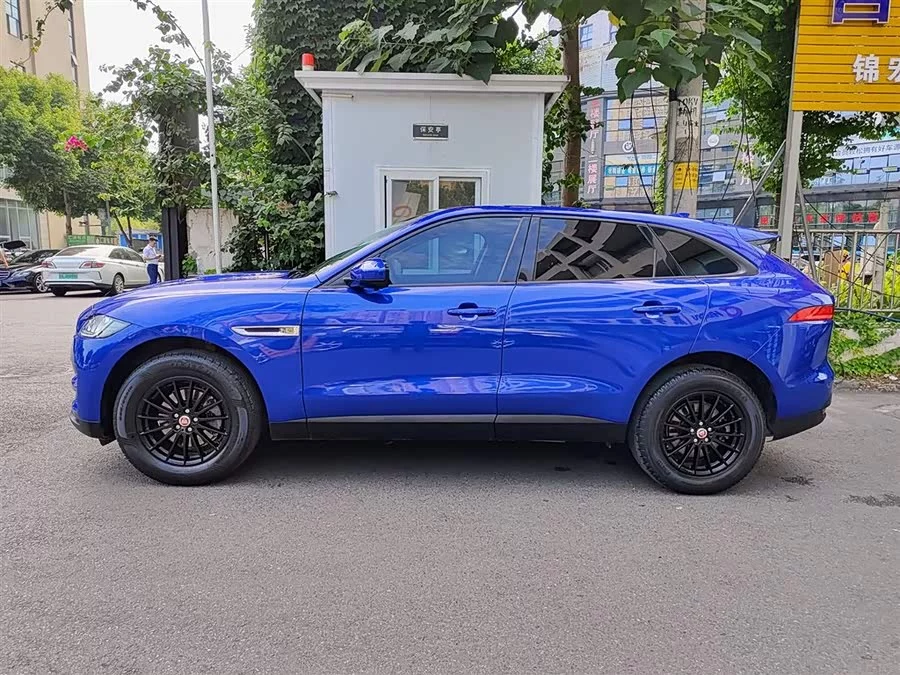 Jaguar F-PACE