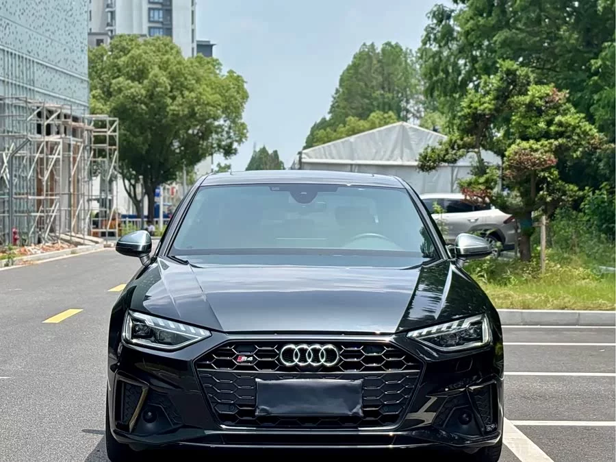 Audi S4