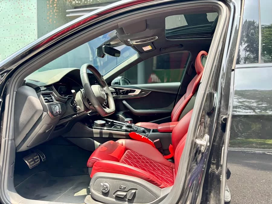 Audi S4