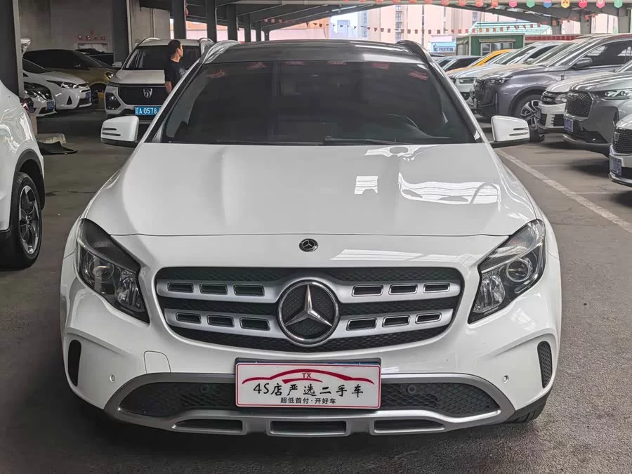 Mercedes Benz GLA