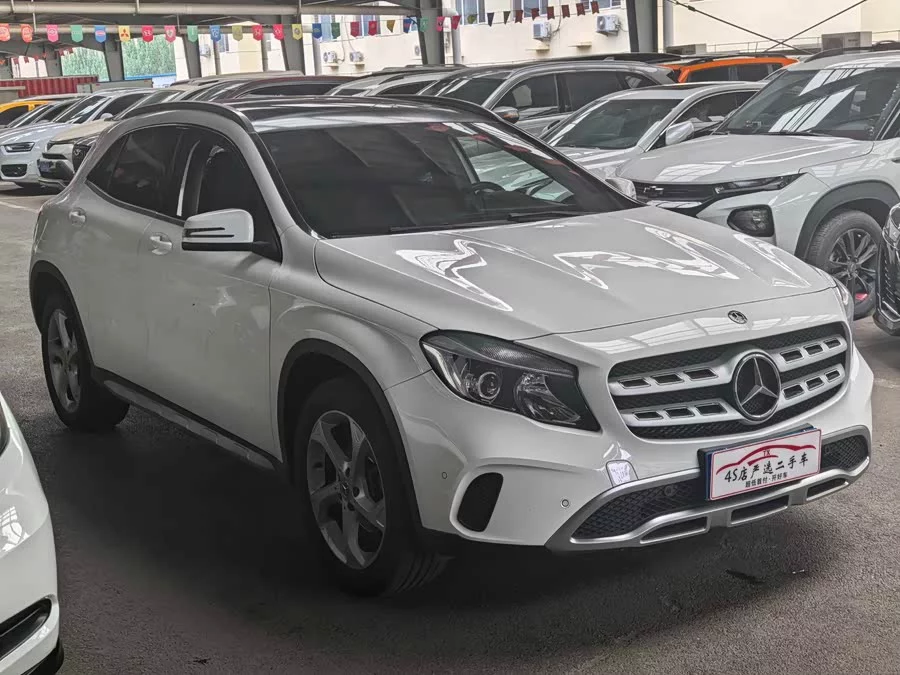 Mercedes Benz GLA