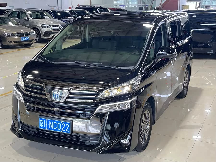Toyota Crown Vellfire