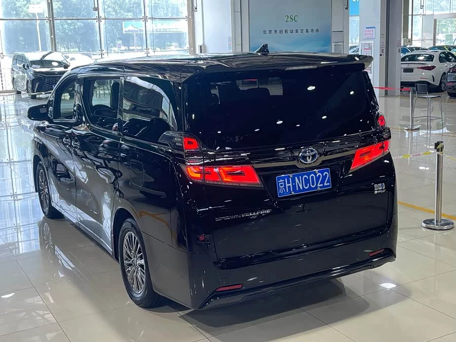Toyota Crown Vellfire