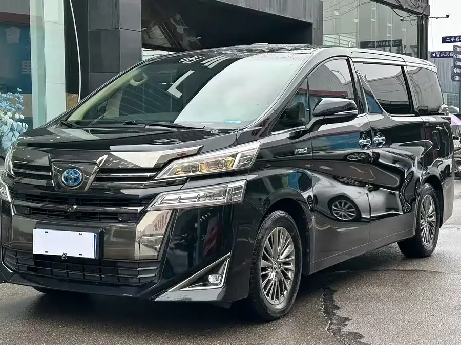 Toyota Crown Vellfire
