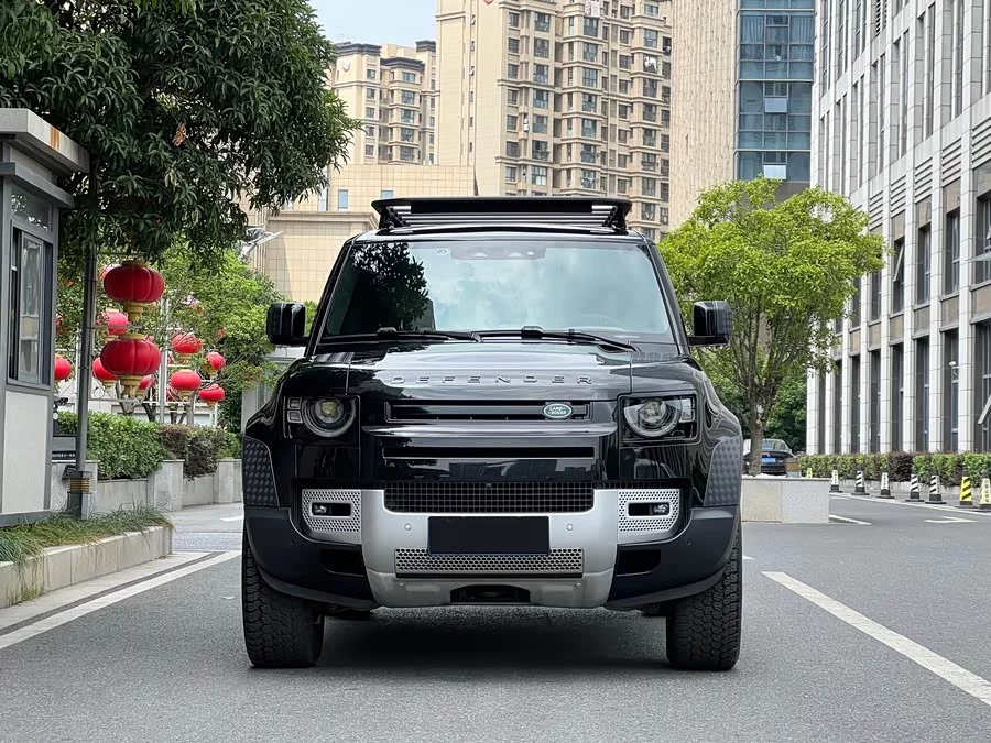 Land Rover guard