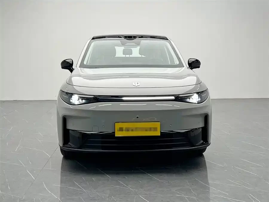 Leapmotor C10