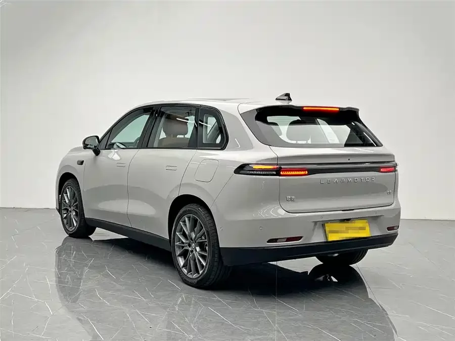 Leapmotor C10