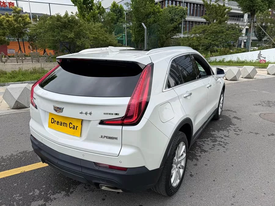 Cadillac XT4