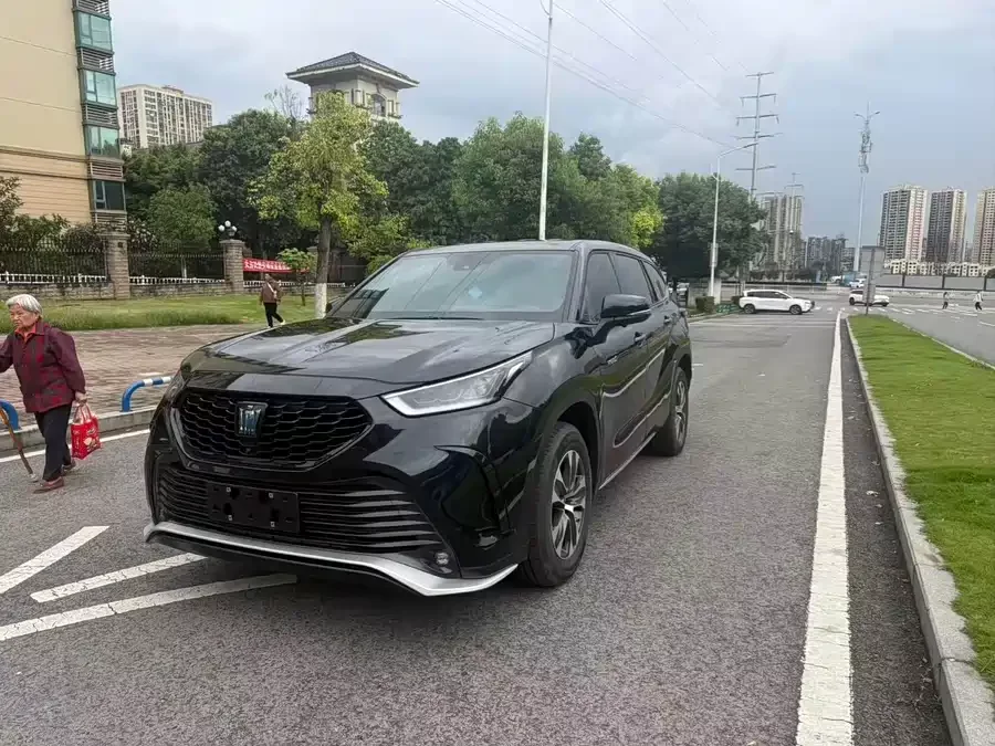 Toyota Crown Land