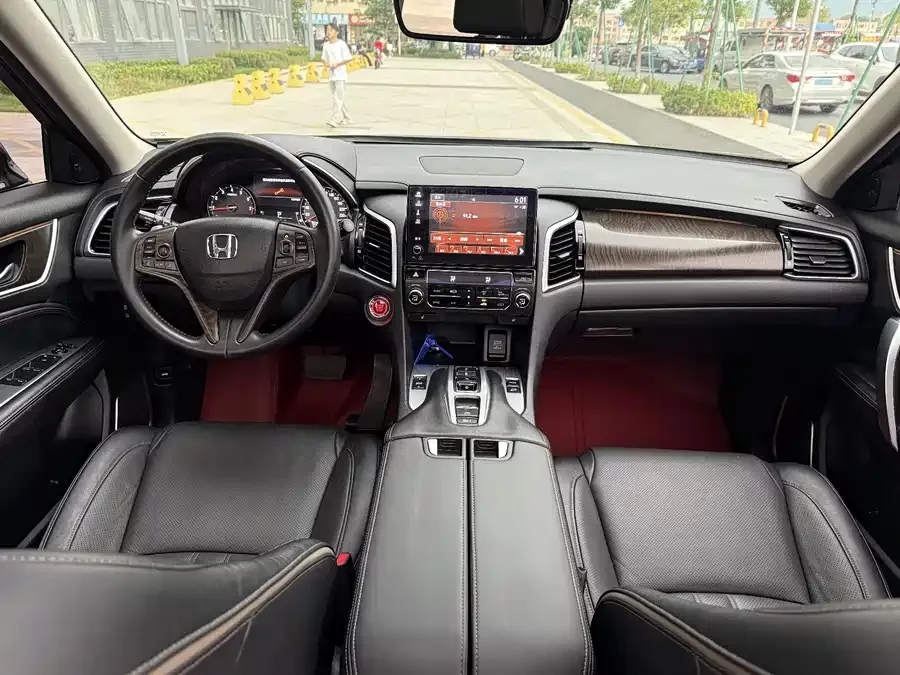 Honda Crown Road