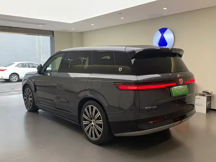 BYD N9