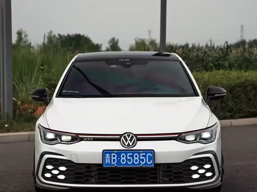 Volkswagen Golf GTI