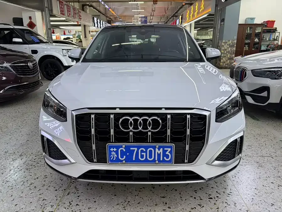 Audi Q2L