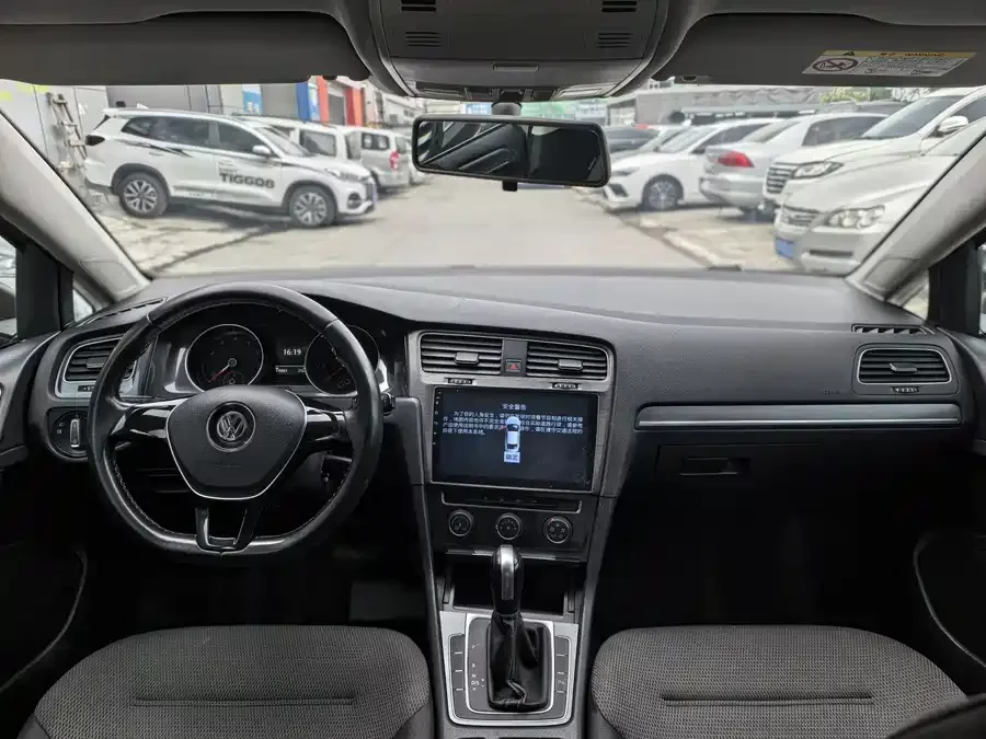 Volkswagen golf