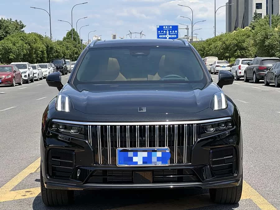 Lynk & Co 09
