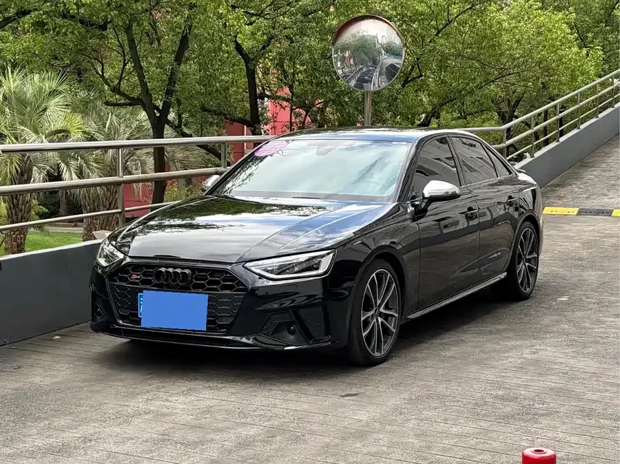 Audi S4