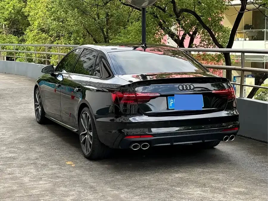 Audi S4