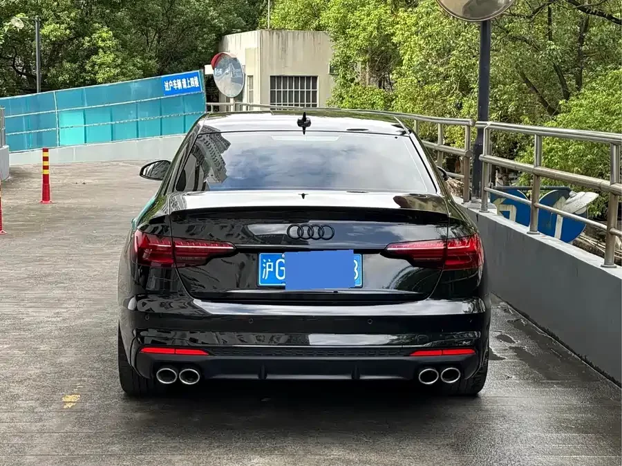 Audi S4