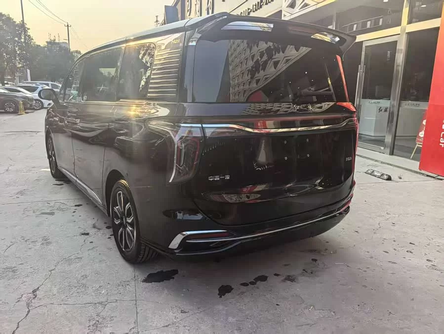 Hongqi HQ9