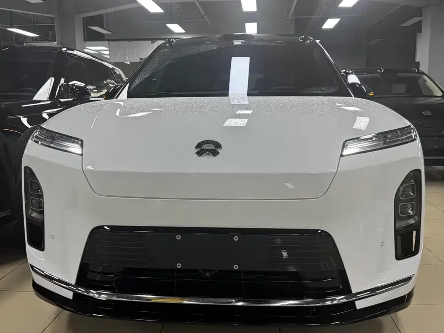 NIO ES8