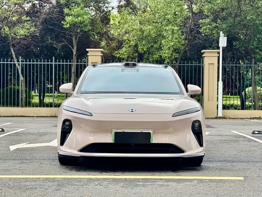 NIO ET5