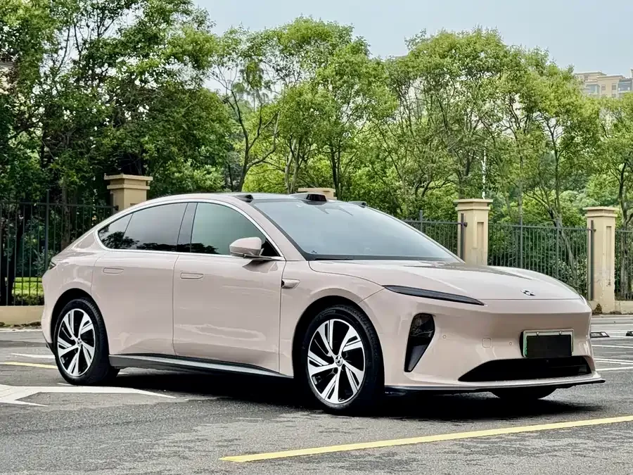 NIO ET5
