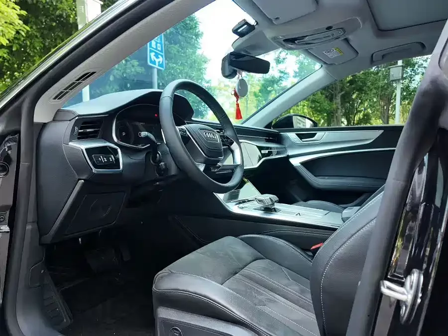 Audi A7L