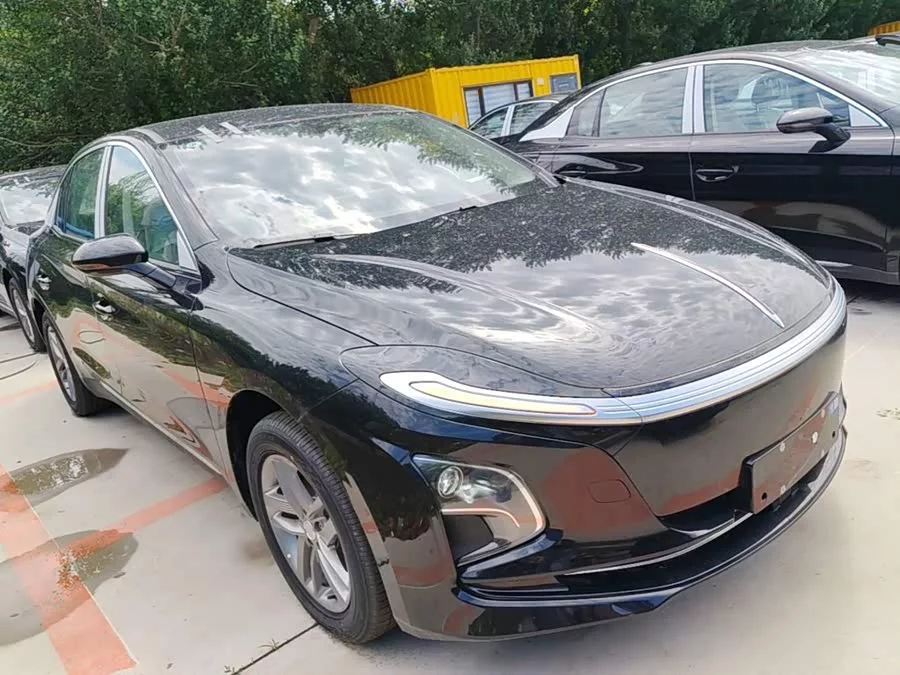 Hongqi E-QM5