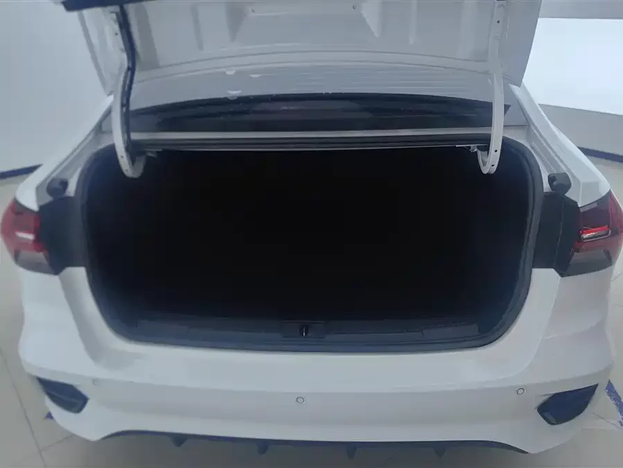 Roewe i5