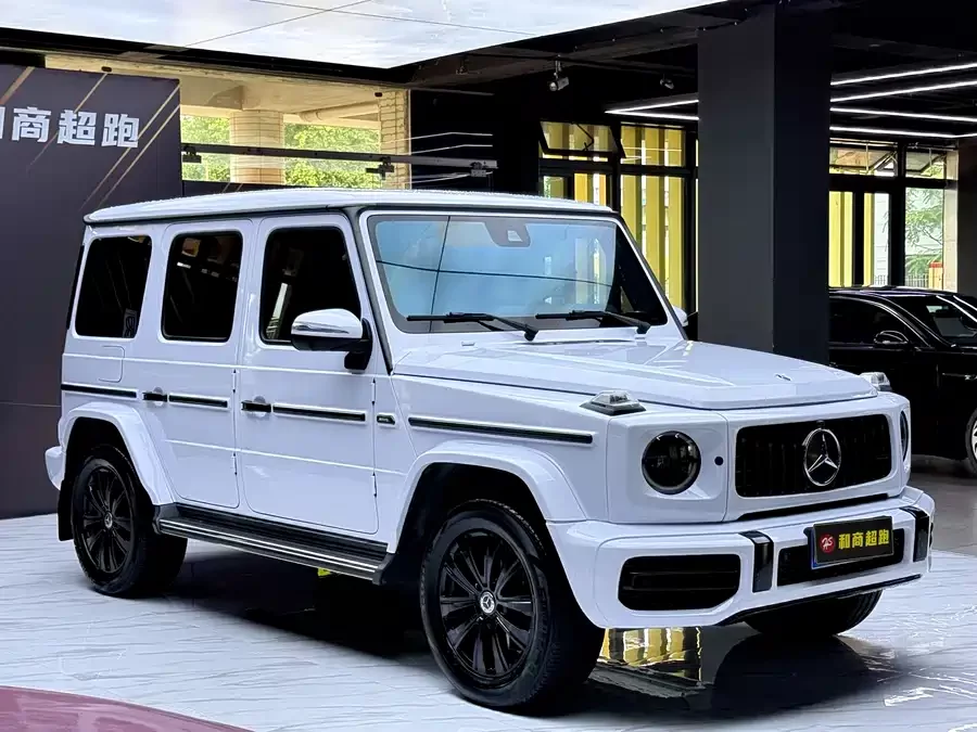 Mercedes Benz G-rated