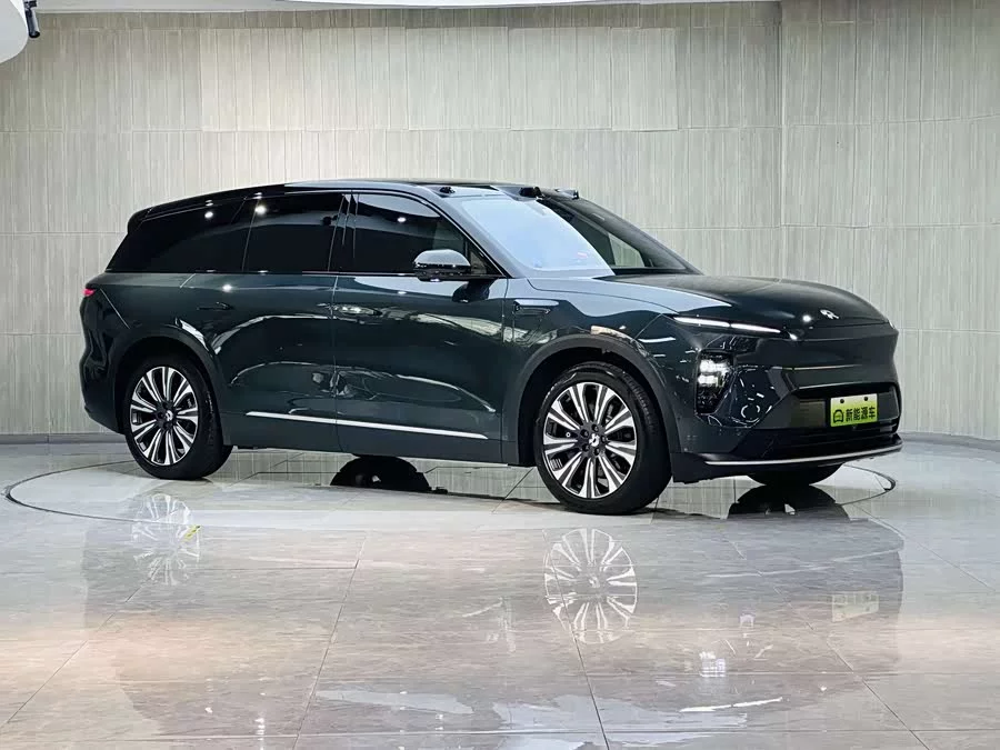 NIO ES8
