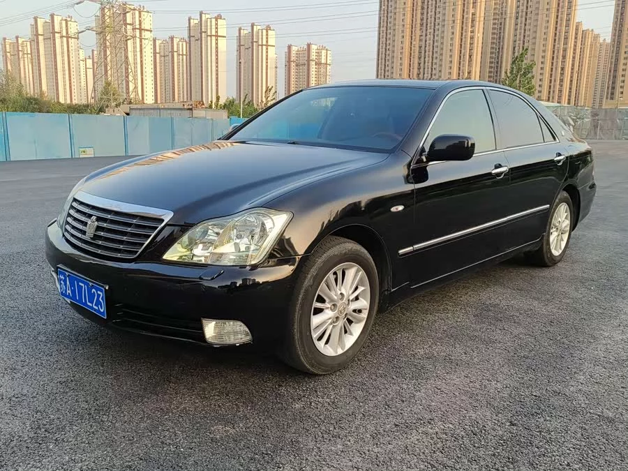 Toyota crown