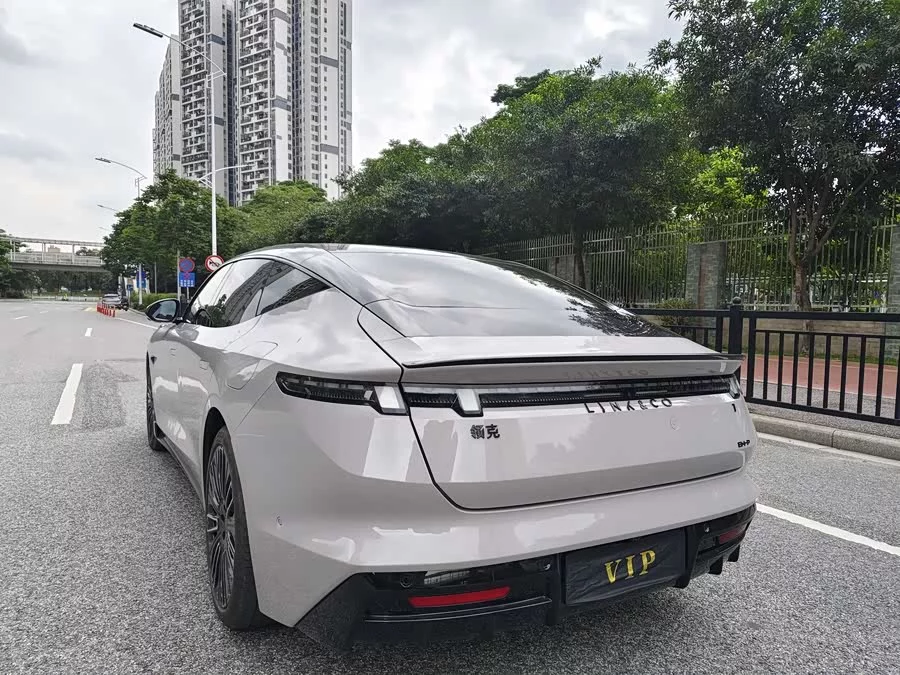 Lynk & Co 10