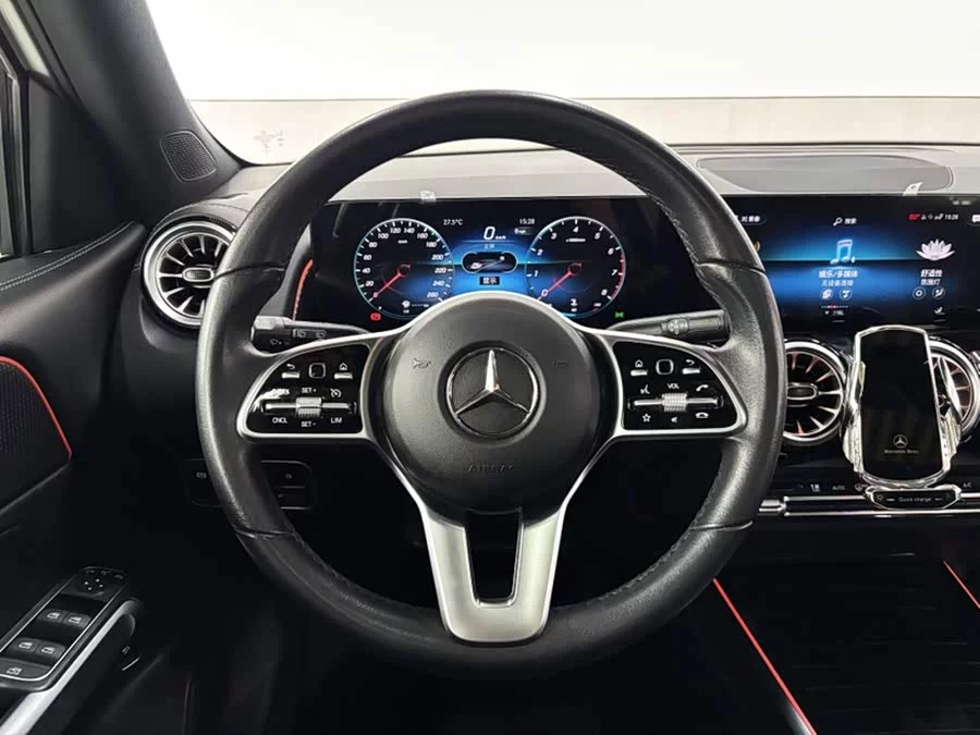 Mercedes Benz GLB